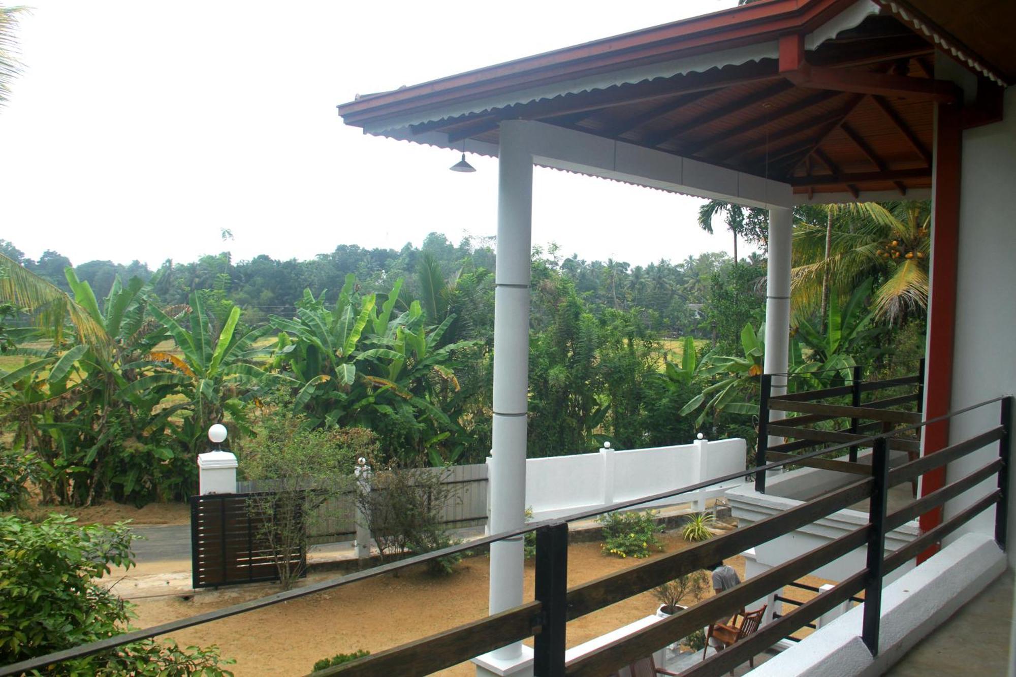 The Breeze Pinnawala 宾那伟拉 外观 照片